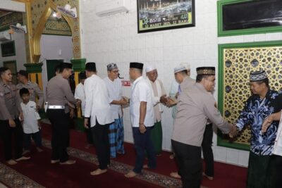 Safari Subuh Ke-2 Ramadhan 1446H, Polres Sergai Mengunjungi Masjid At-Thoyyibah Desa Firdaus, Mengajak Masyarakat Menjaga Kamtibmas